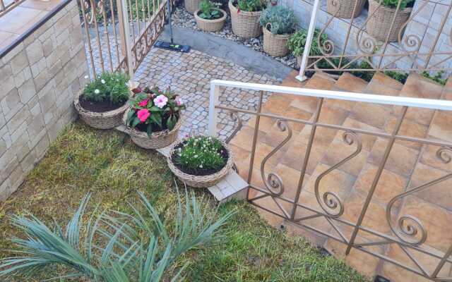 Florans Guest House