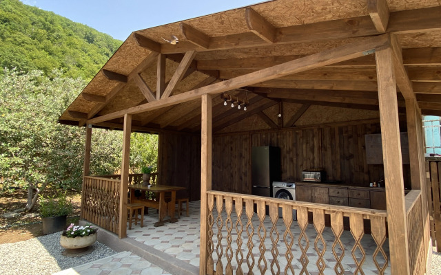 Domiki Lastochka Chalet