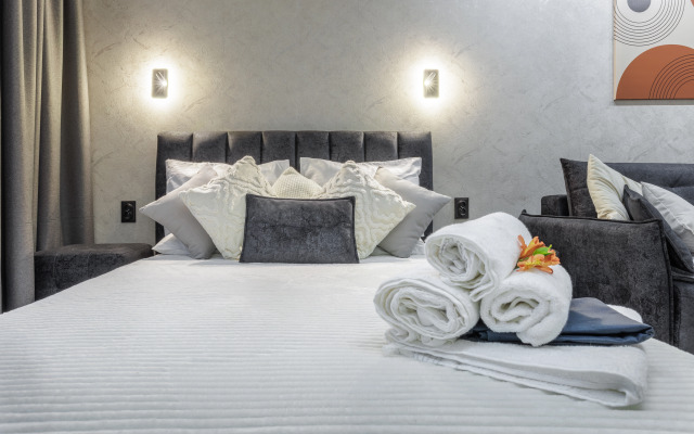 Flat Apartamenty V Tsentre S  Sostvennoy Terrasoy I Parkingom