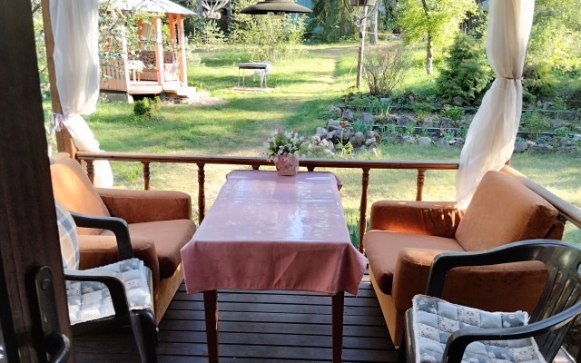 Частный дом Дом у реки в английском стиле