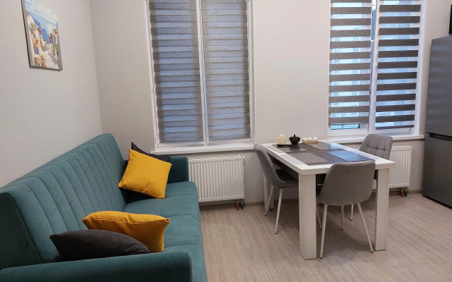 Na Ulitse Sergeya Zhadobkina 13 Flat