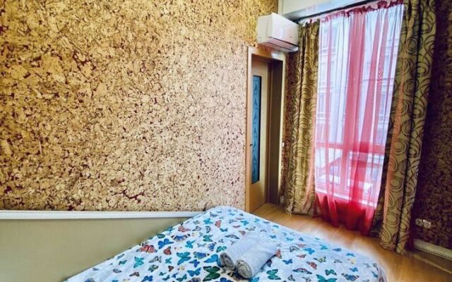 Na Ulitse Krymskaya 77 Flat