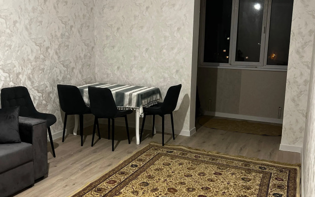 V Vysotke Flat
