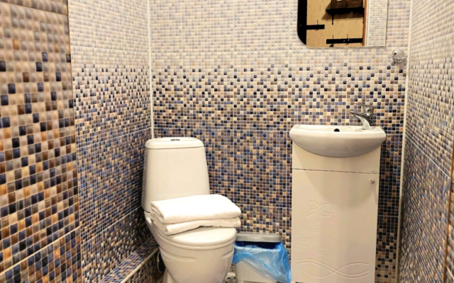 Семейные апартаменты в центре рядом с метро и набережной озера Кабан