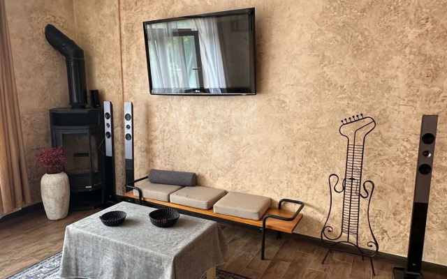 S Prudom Terrasami Dzhakuzi Private House