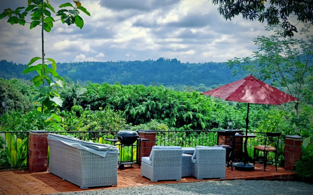 Отель The River House