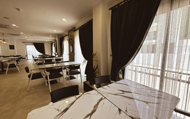 Dorana Art Hotel