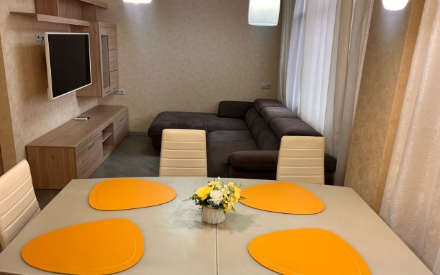 SimSim Golden Bay Apartments