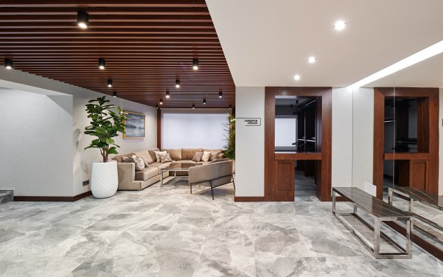WHITE HILL Hotel