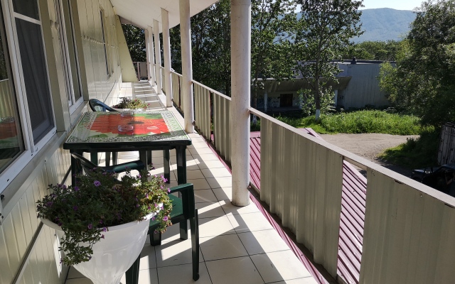 Shade Mini-Hotel