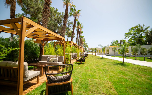 Rose Garden Premium Hotel