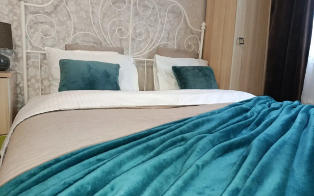 Апартаменты Квартира AlexHome РП Свердловский Строителей 9