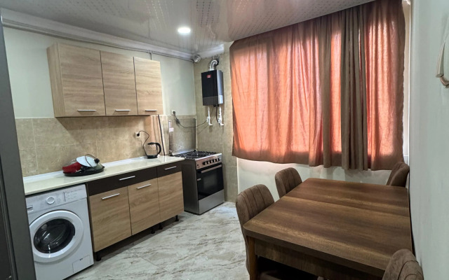 Dvukhkomnatnaya Dlya Bolshoy Semyi Flat