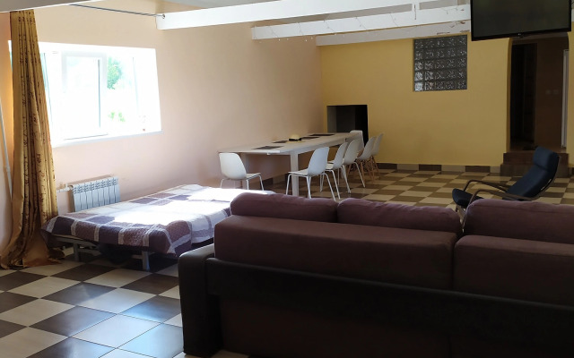 Uyutny Vozle Lesa Guest house