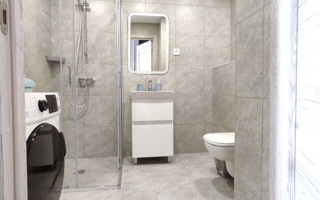 Novye U Metro Dlya 3 gostey Apartments