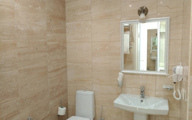 8 Avenyu Hotel