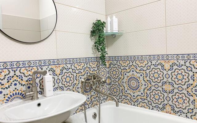Na Topolinoj Allee s Prostornoj Kuhnej Flat