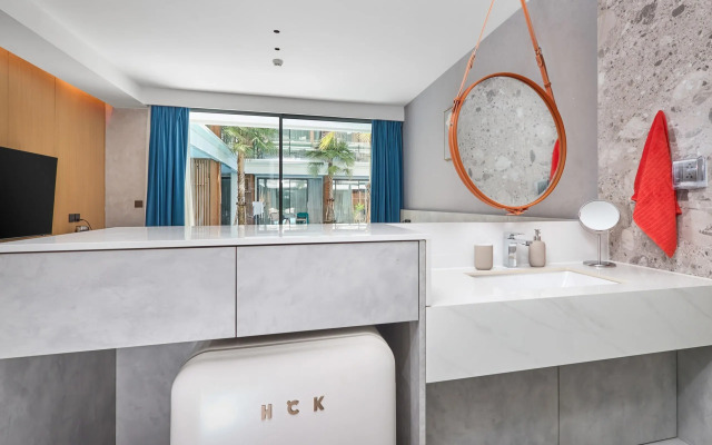 Апартаменты Sunshine beach suite with pool access B5010