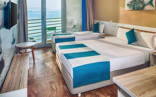 Carine Hotel Delfin