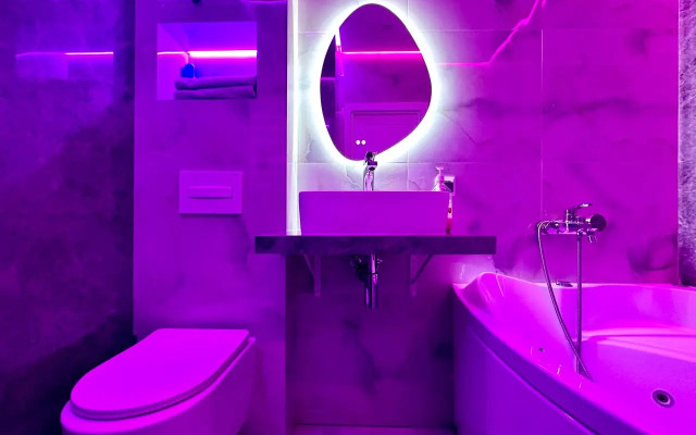 S Dzhakuzi Na Vysokom Etazhe Na Berezovoy Flat