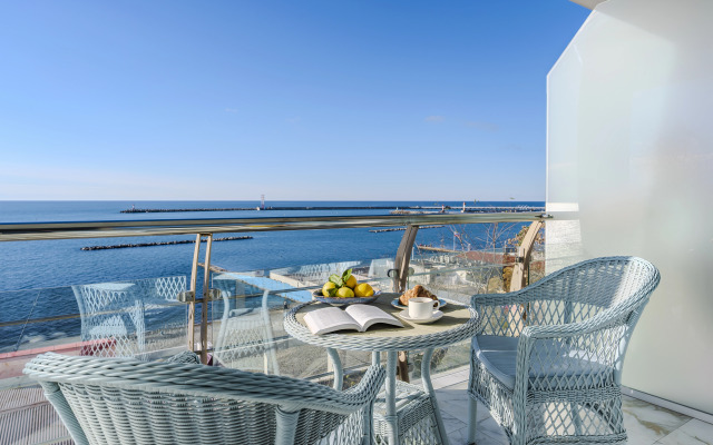 Отель Серенити Премиум