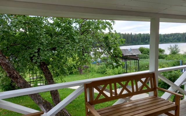 Domik Na Ozere Guest house