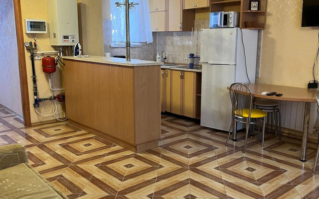 Апартаменты №13 Стандарт цоколь двухкомнатный, 1 линия (6чел)