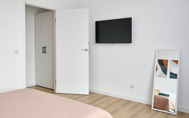 RentPlaza v tsentre na 21 etazhe na Bolshakova Apartments