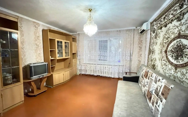 Pri Vyezde V Goroda Flat