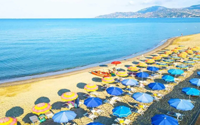 Hotel Oasi Del Cilento