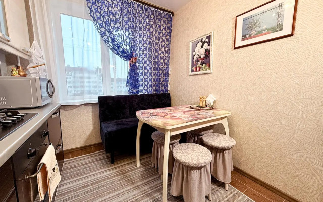 Uyutnaya Trekhkomnatnaya Flat