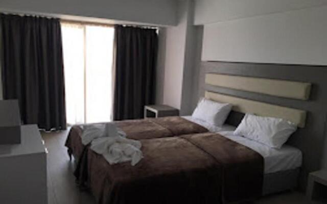 Captain Pier Hotel