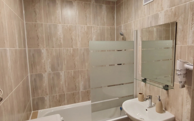 Sovremenniye s Vidom na Noviy Most Apartments