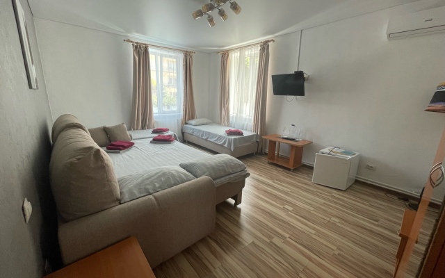 Dzhuliya Guest House