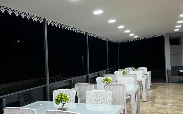 Jest Hotel