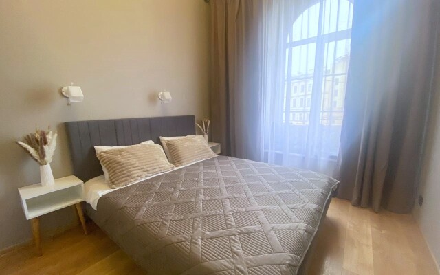 Квартира New Horizon Nevskiy 91 вид на главную улицу Петербурга из вашего окна