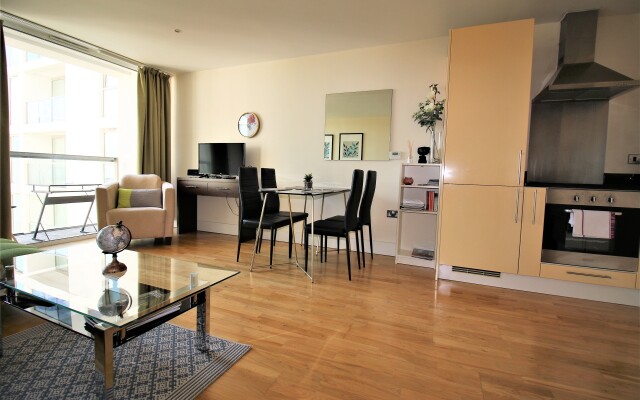 Extravagant Court Apartment