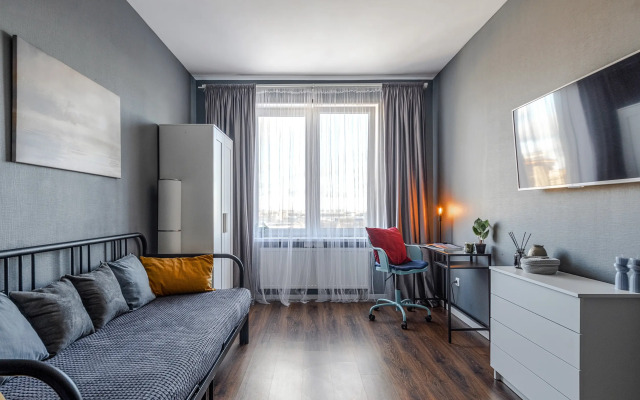 S balkonom i krasivym vidom u metro Apartments