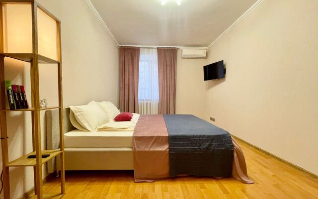 Апартаменты Империя на Аминева