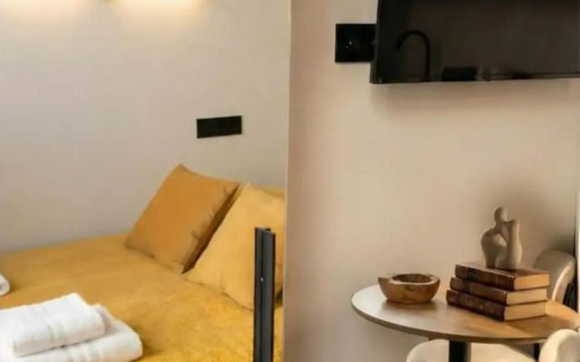 Апартаменты с видом на город и реку