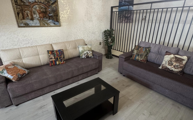 Pjatikomnatnyje V Taunkhause Na Bannom Apartments