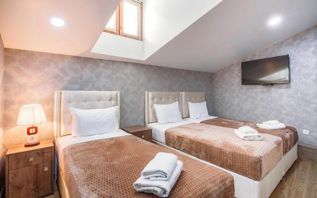 Aivani Hotel