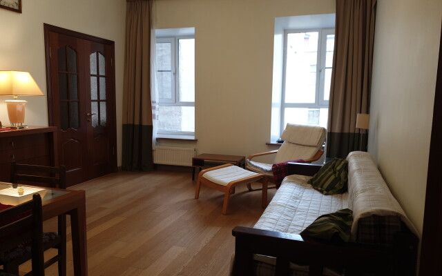 Апартаменты c тремя спальнями 7 Минут и Невский