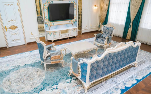 Kangurt Grand Hotel