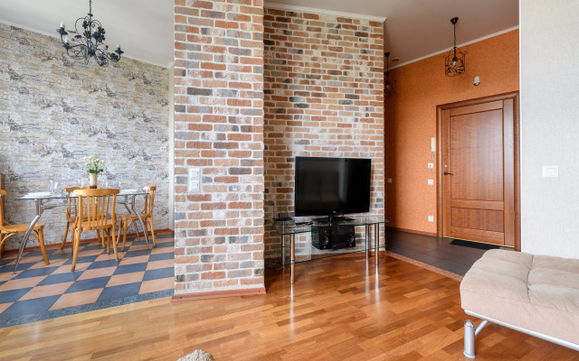 Yevro 2 U M. Kirovskiy Zavod Flat