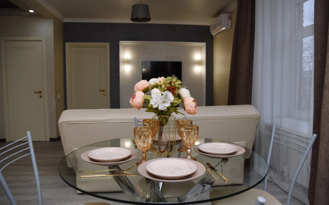 Na Demonstratsii #2 Apartments