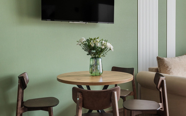 JN Apartments Dizajnerskaya vidovaya studiya s balkonom Flat