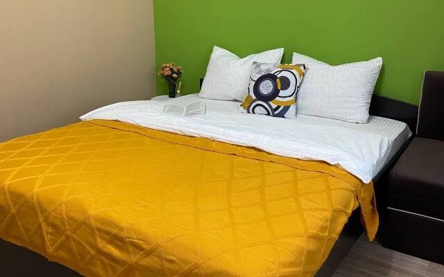 Квартира Яркая Теплая Студия Эль Апарт На 17 этаже