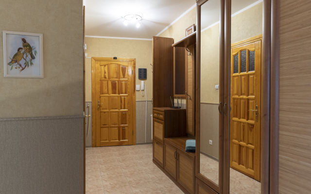 Квартира Двухкомнатная вид на Ботанический сад на 2 этаже