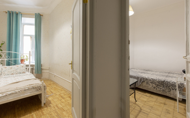 Kvartira V Gostyakh U Aktrisy Apartments